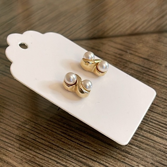 Vintage S Shaped Stud Earrings with Two Faux Pearls - Picture 2 of 11